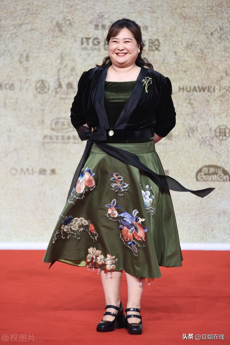 娱乐资讯早知道迪丽热巴鹿晗李兰迪王雷鞠婧祎刘学义贾玲罗云熙