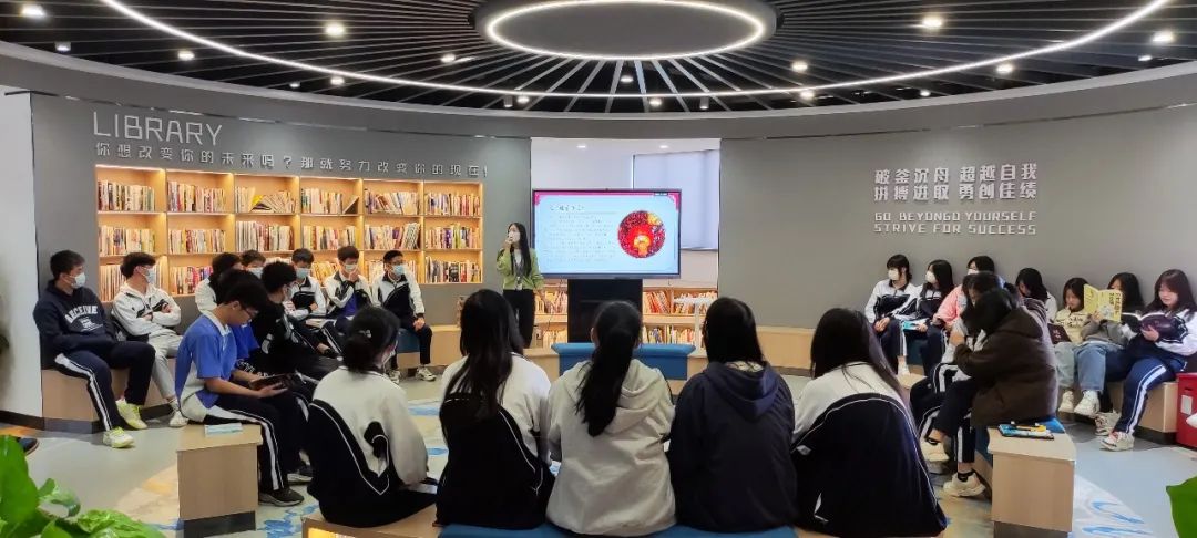 提升阅读能力，深圳市携创高级技工学校把语文阅读“搬”进图书馆