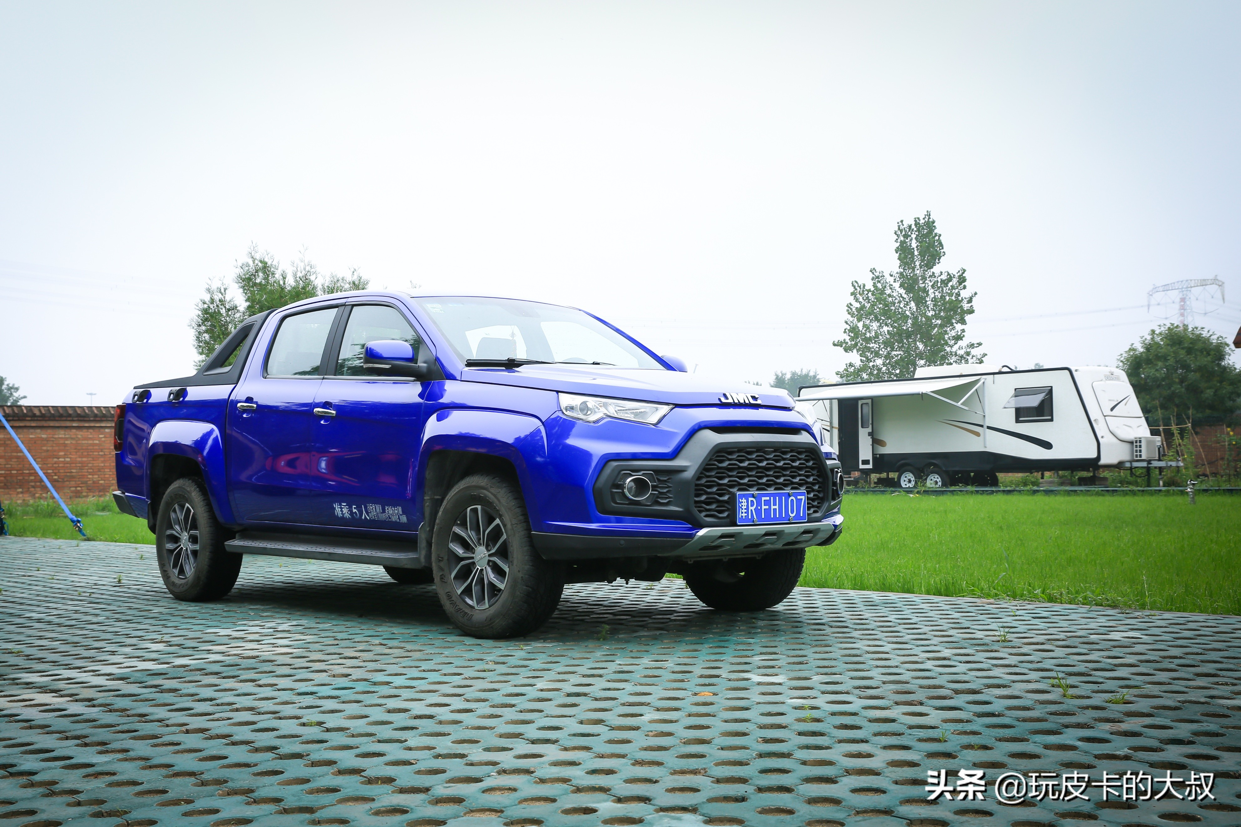 为什么现在皮卡底盘那么差,皮卡底盘平整对比