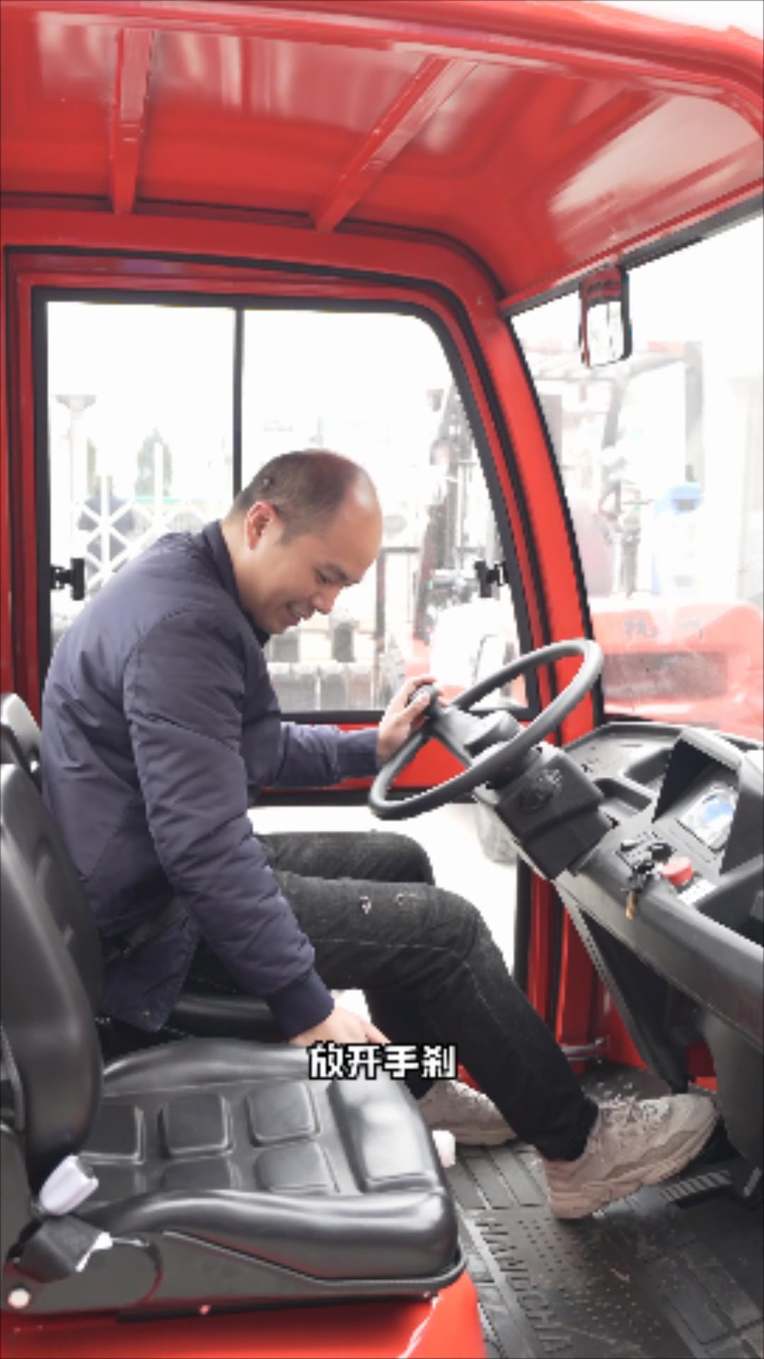 电动平板叉车怎么用,电动搬运车叉车操作