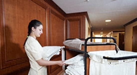 怎么做两份工作拿8000左右的工资,月薪2000和月薪2w对待工作的态度