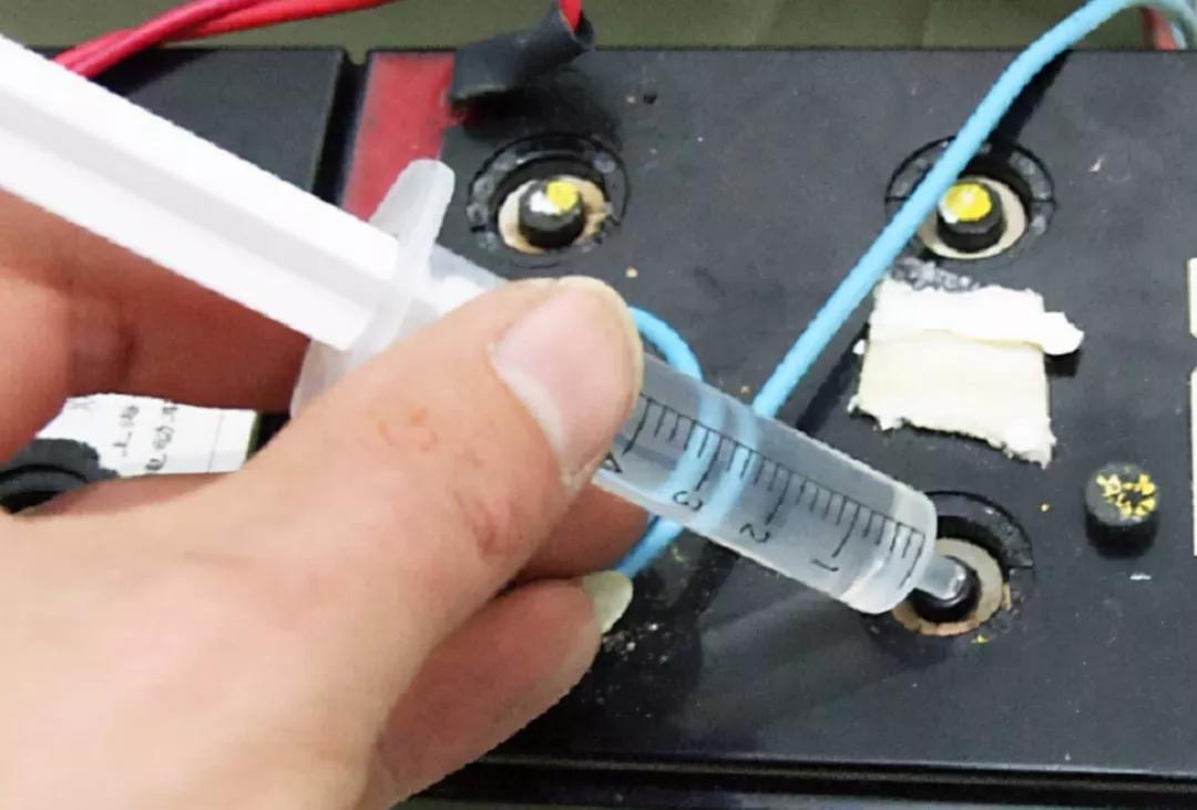 电动车好长时间没骑电池怎么修复,电动车电池四个坏了一个怎么修复