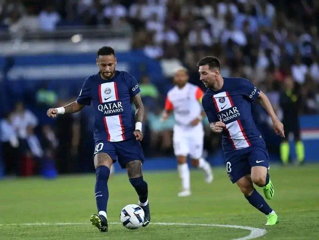 暗流涌动的巴黎，或许不过是一个蓄谋已久的“阳谋”