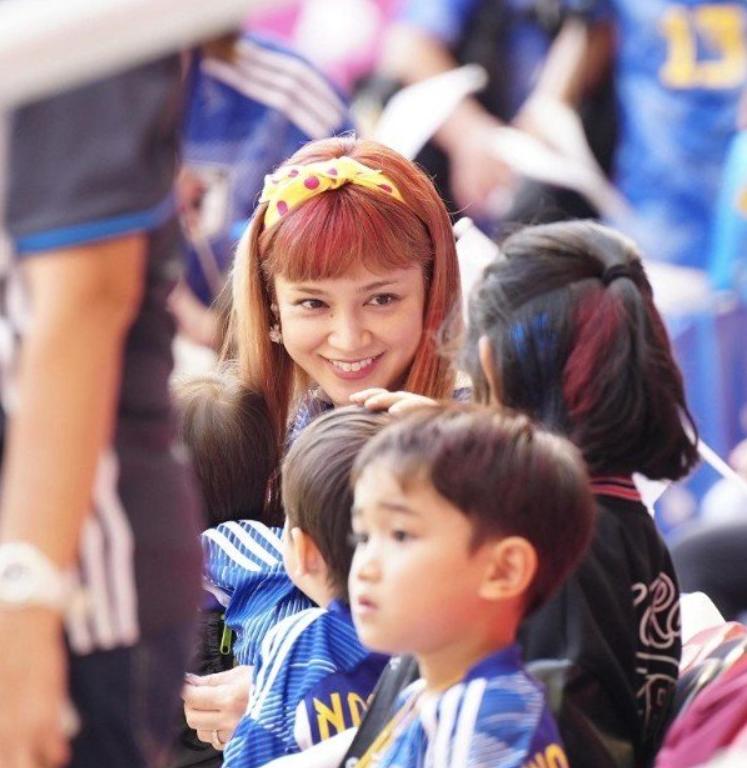 世界杯日本国足太太团曝光,世界杯日本美女太太团