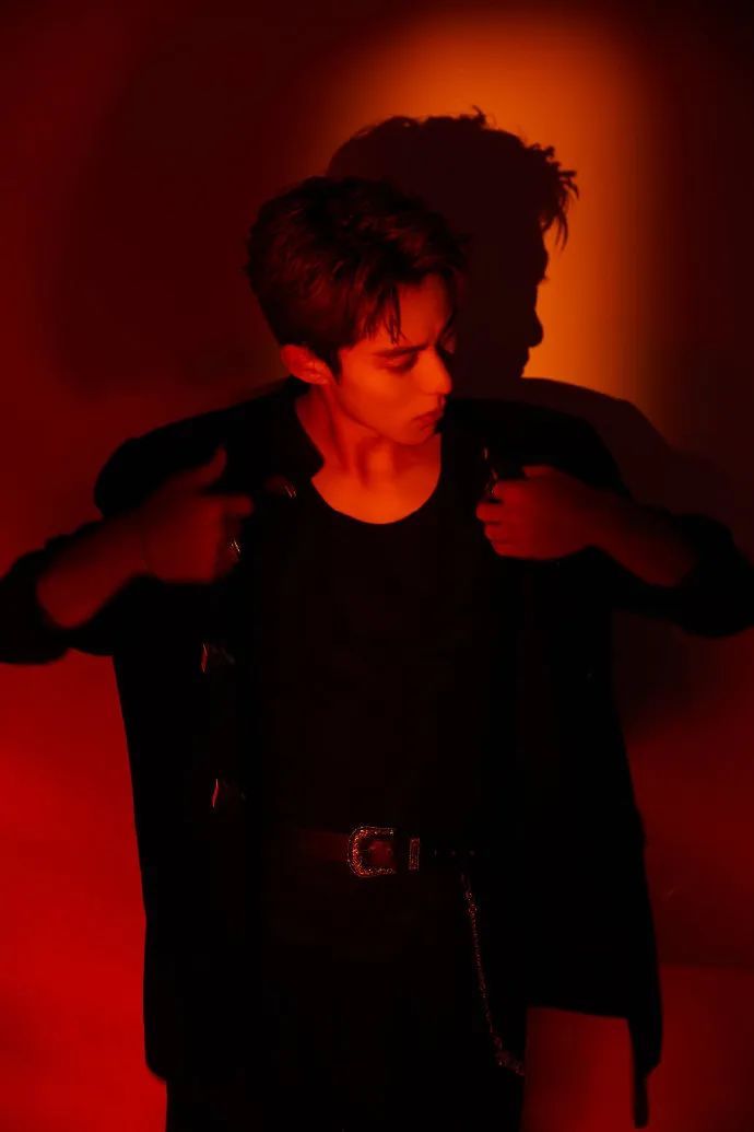 一款最帅气的男士发型,成熟男士头发稀少适合剪什么发型