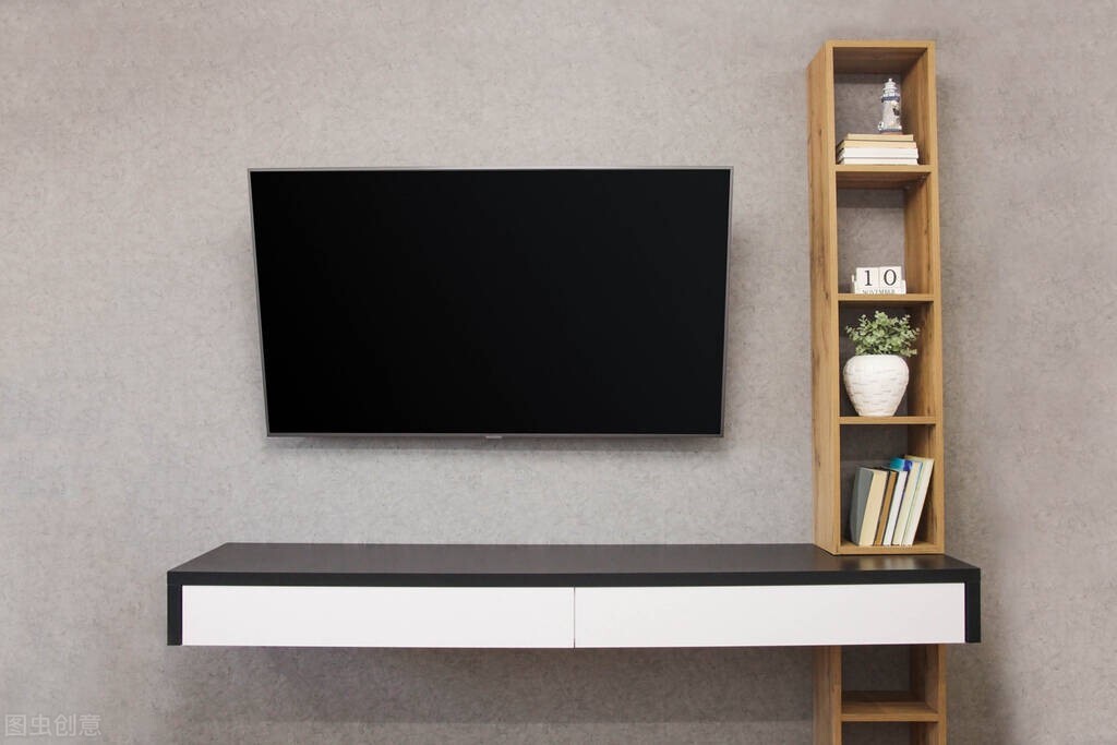液晶电视挂墙上好还是放桌上好,电视是挂在岩板上好还是放柜上好