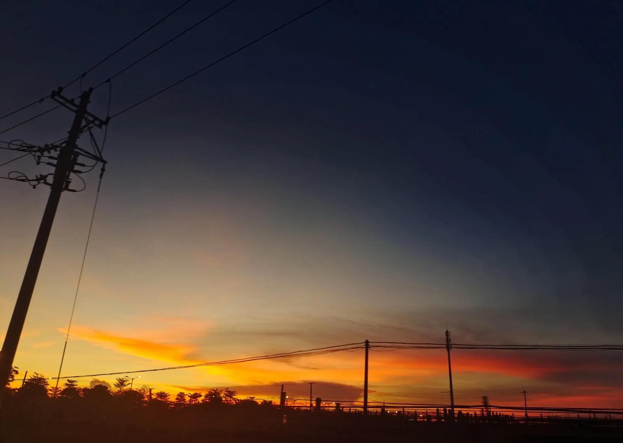 天高云淡深秋风景图片,下雨天看海看风景图片