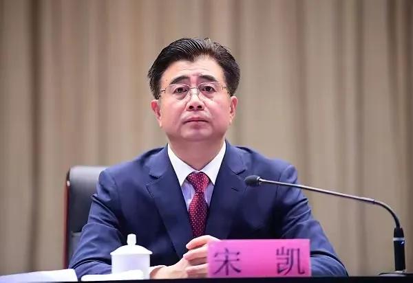 临危受命披挂上阵,宋凯重整旗鼓走好中国足球新长征