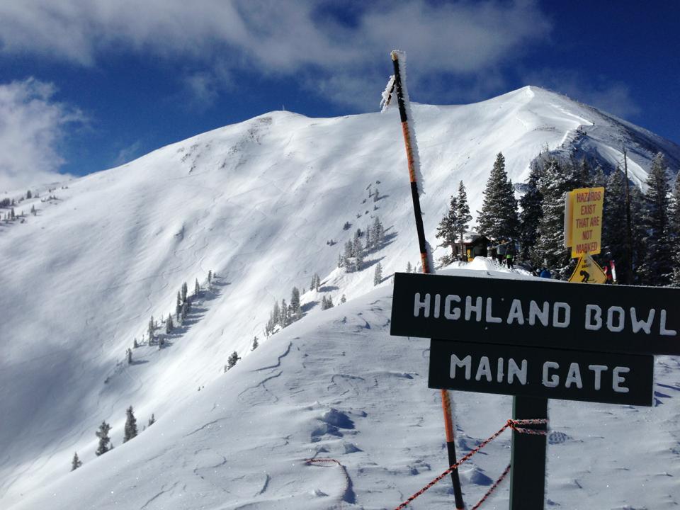 美国的滑雪胜地阿斯本,美国阿斯本雪堆山滑雪村