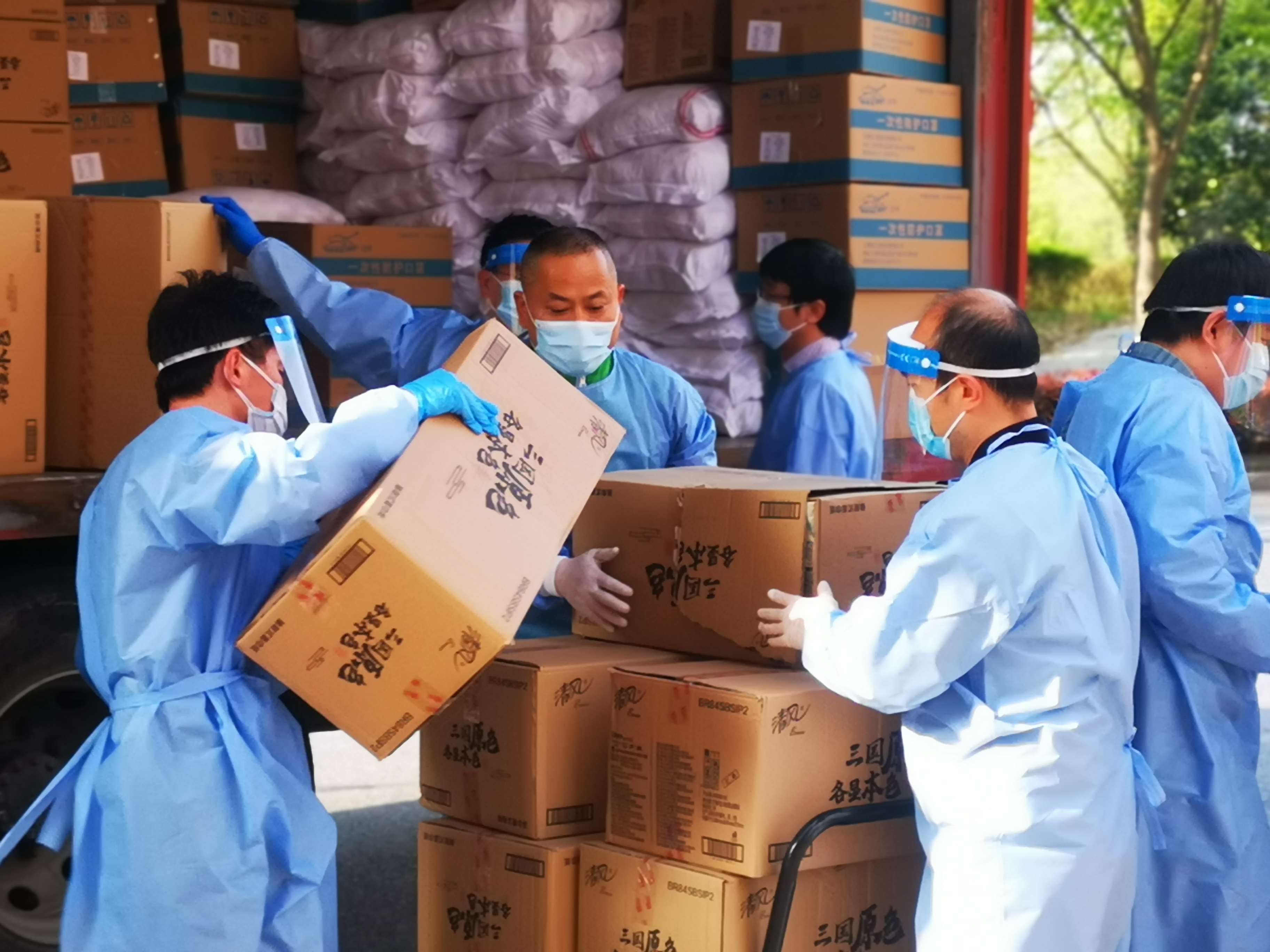 我们一直走在抗疫的路上,小区抗疫情况