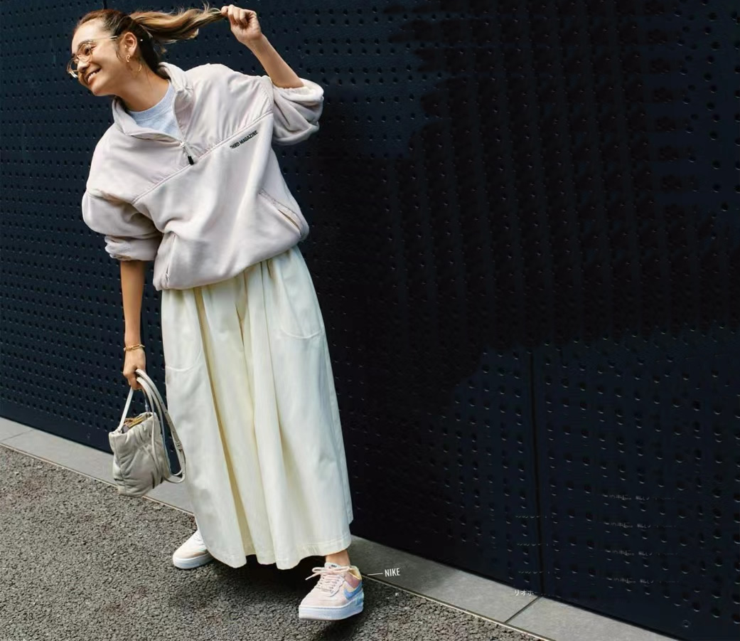 今年秋冬流行什么款运动鞋,今年最流行的运动鞋小白鞋