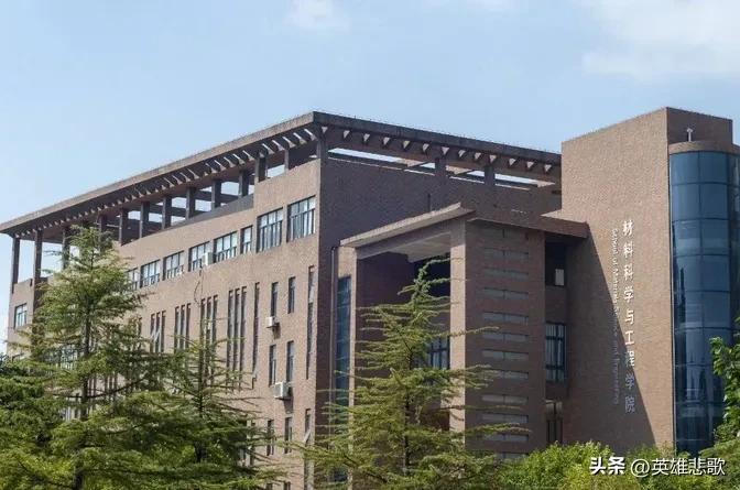 景德镇陶瓷大学和景德镇陶瓷学院,在陶瓷界景德镇陶瓷大学的地位