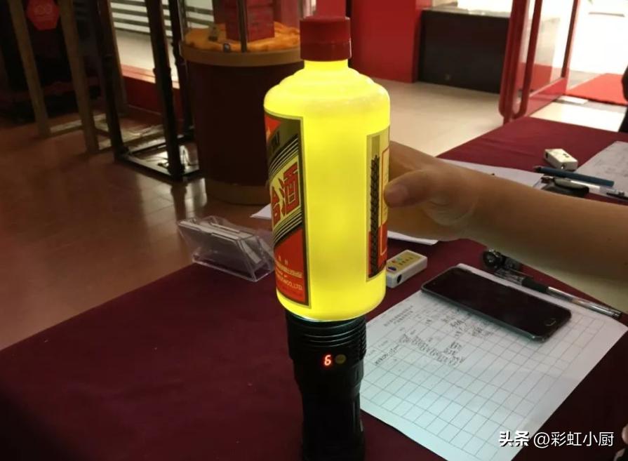 茅台酒瓶里的珠子能干什么,茅台里面的珠子单卖值多少钱