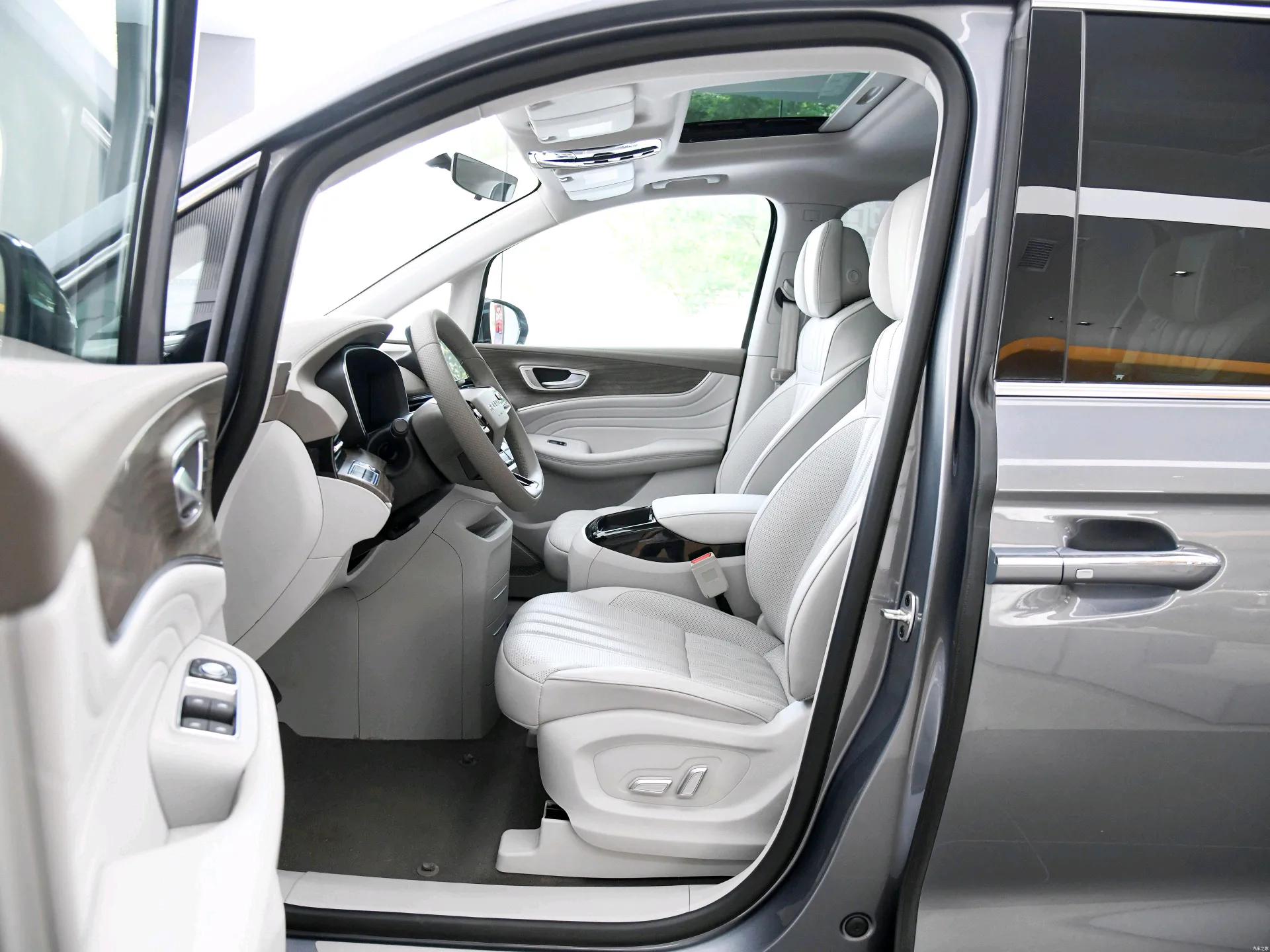 荣威imax8ev安全纯电舒适,2023款荣威imax8安全性