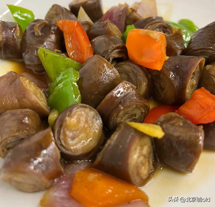 朝阳区驻京办餐厅，地道莆田菜，盘大碗儿深，深受北京土著喜爱