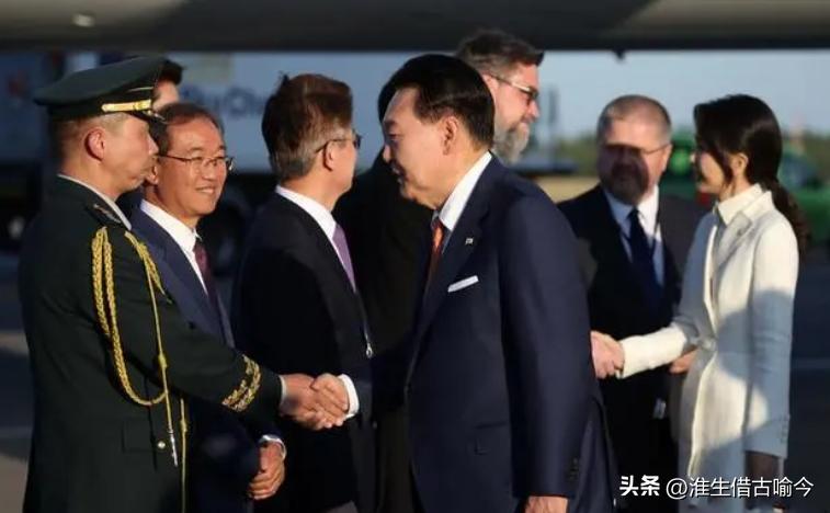 印度峰会上争奇斗艳：韩国第一夫人好嫩，日本第一夫人清新脱俗