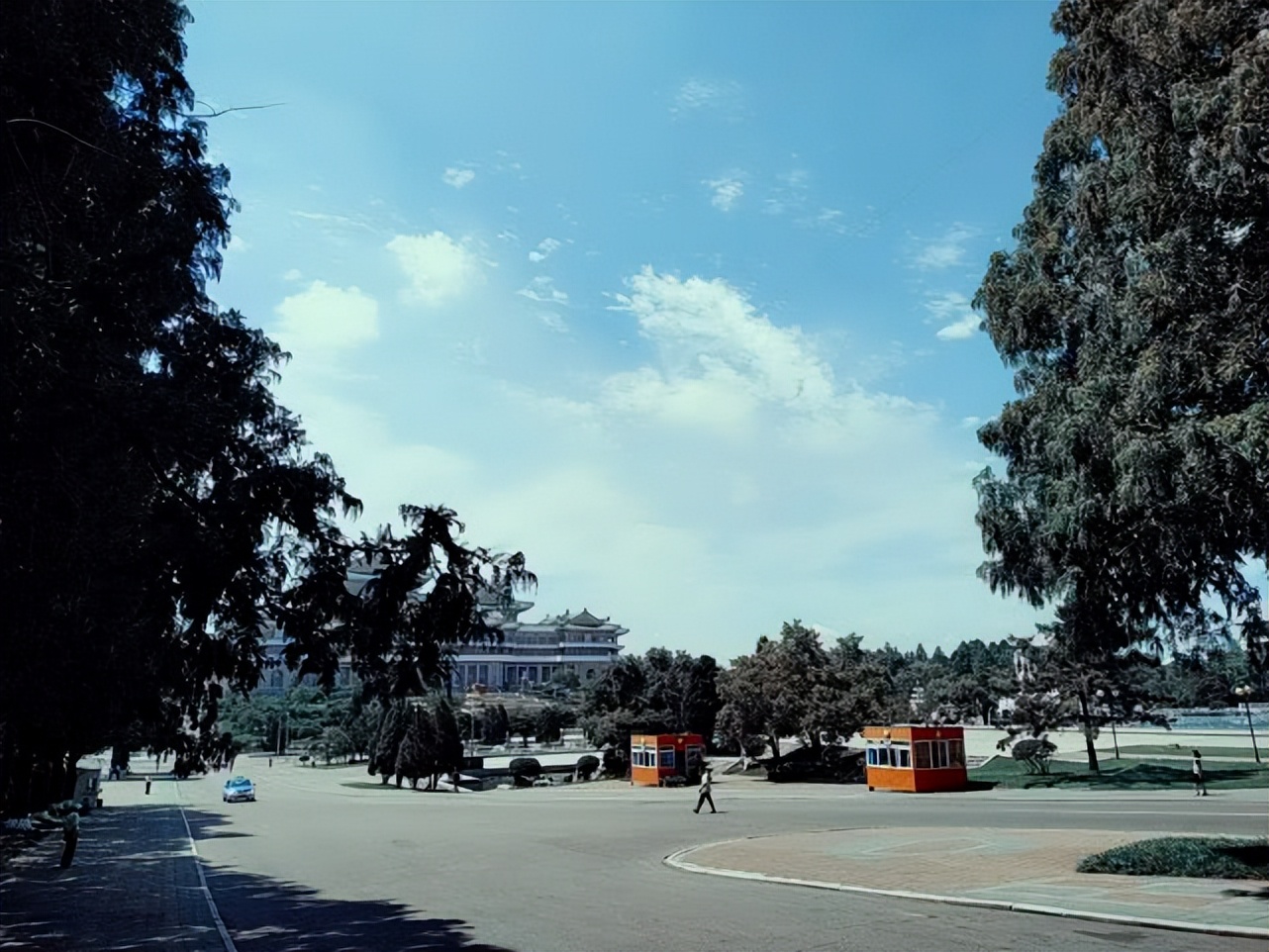 朝鲜观察揭秘朝鲜男人之间的友谊,朝鲜看中国人民的生活