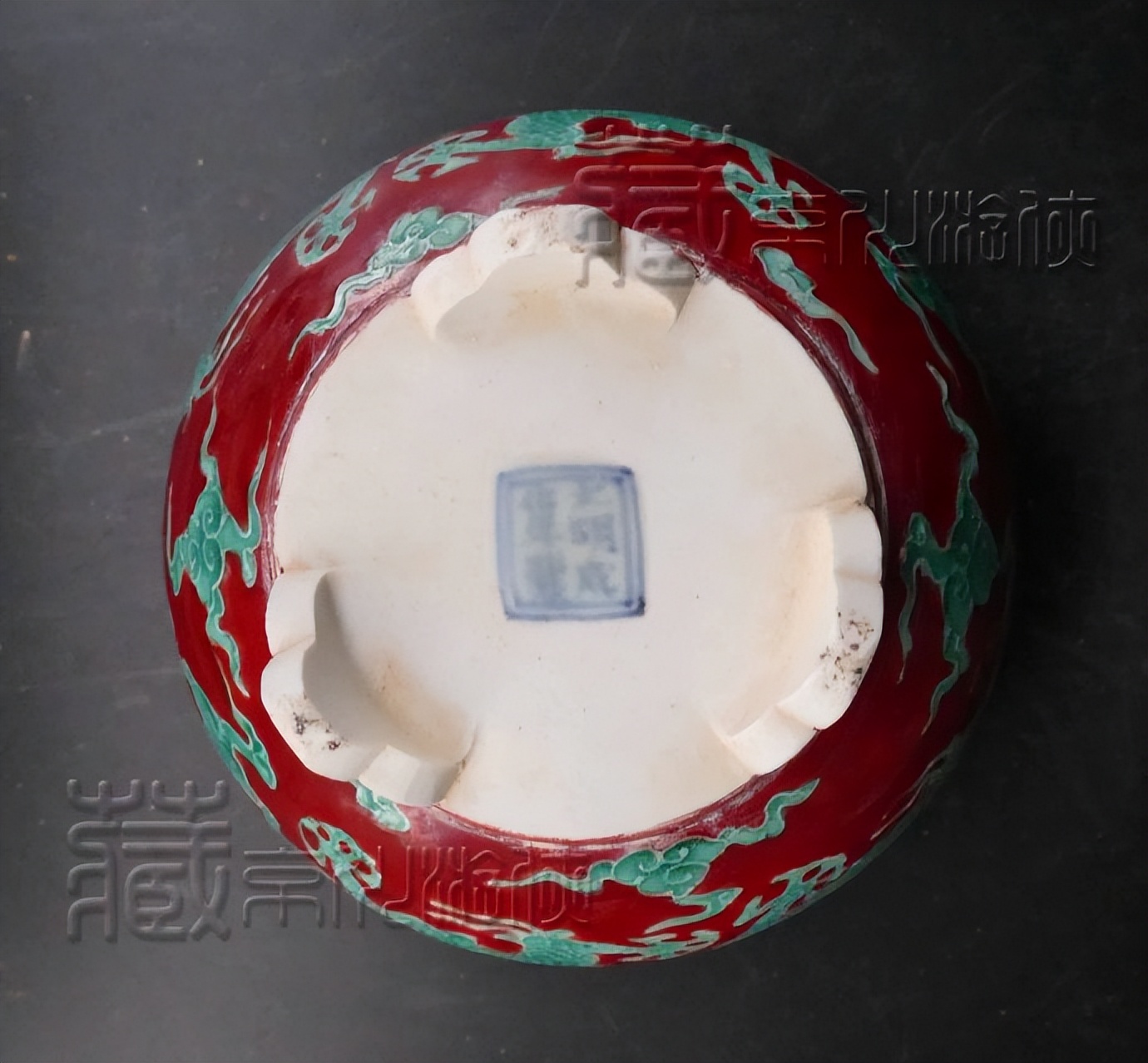 馆藏成化斗彩龙纹天字罐真品图,成化斗彩三爪龙纹真品图