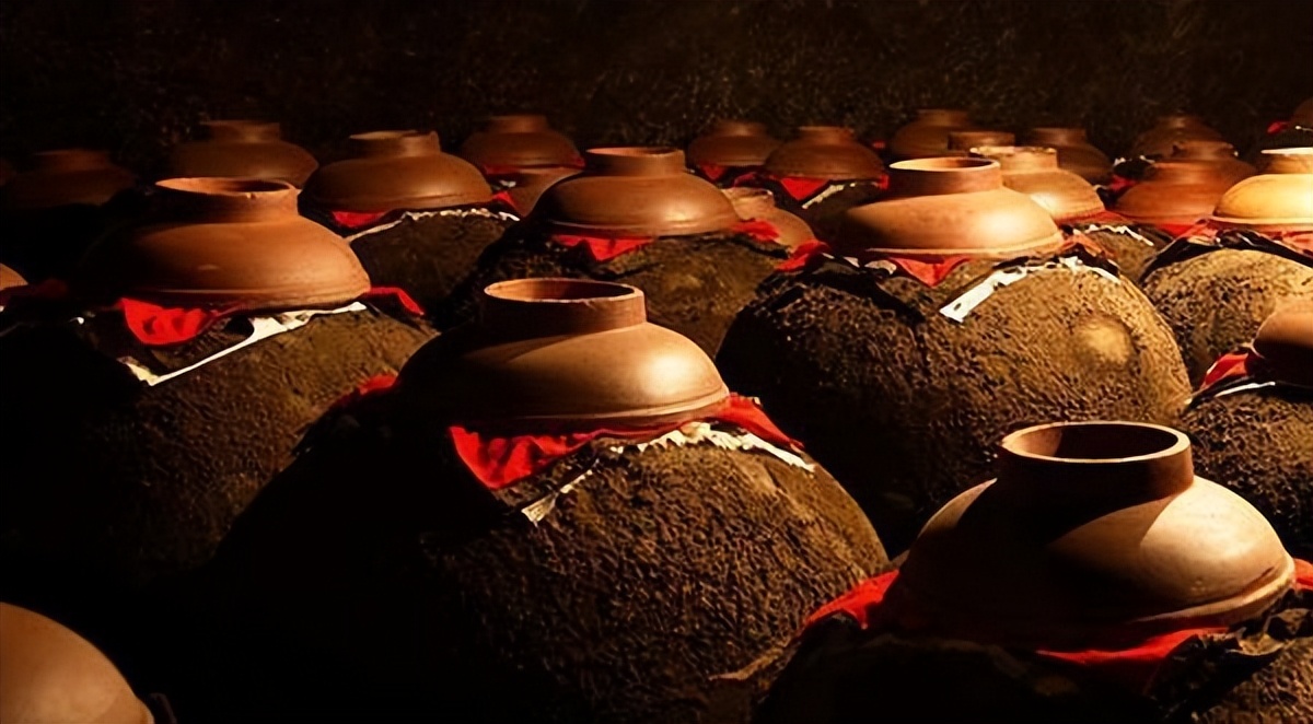 多少粮食能酿造出一斤清香型白酒,100斤粮食可以酿出多少42度白酒