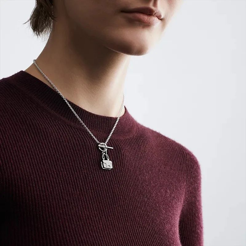 卡地亚手表和劳力士手表哪个保值,劳力士和卡地亚的表哪个保值