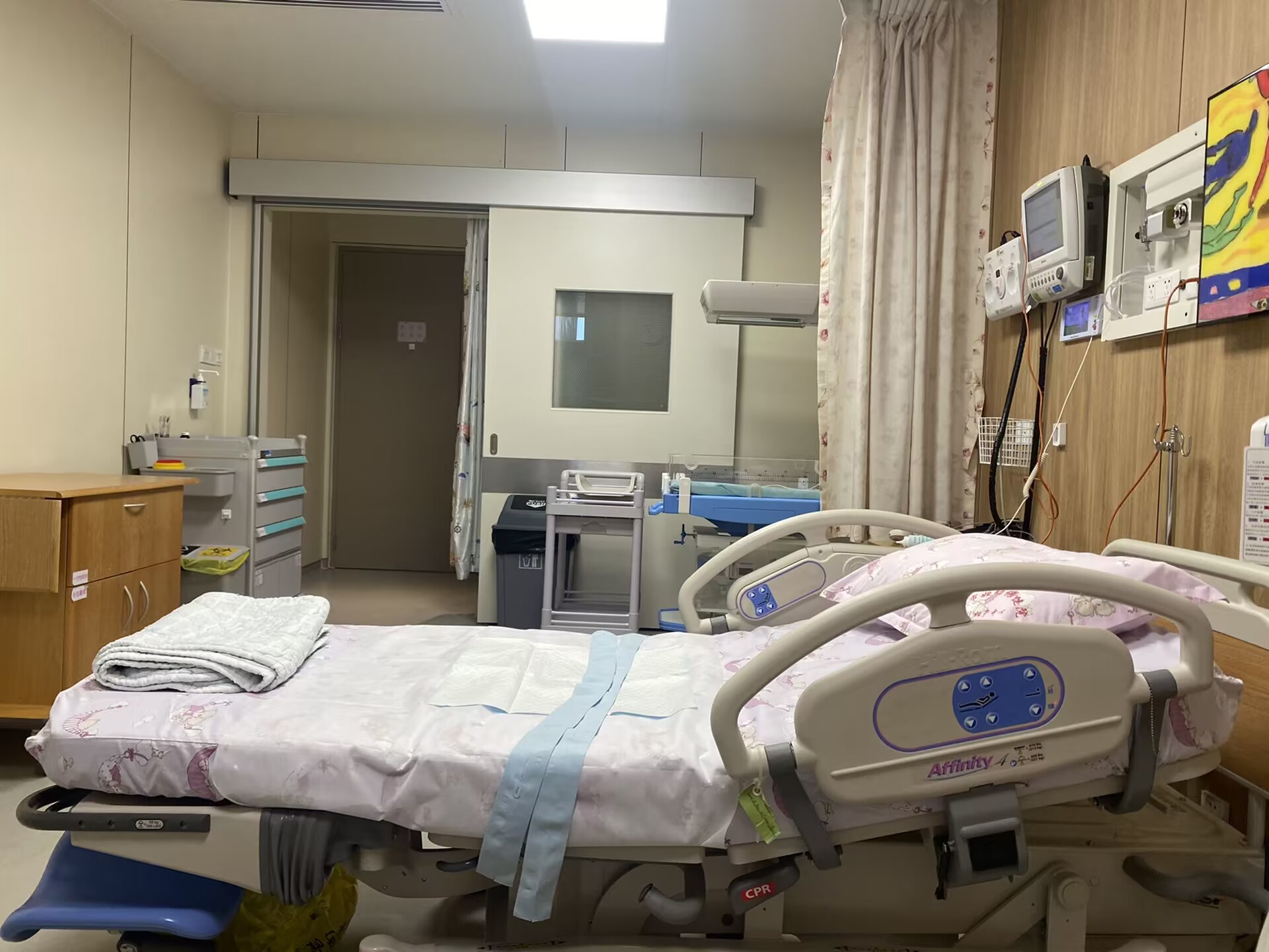 顺产要经过哪几个产程,顺产的产程过程