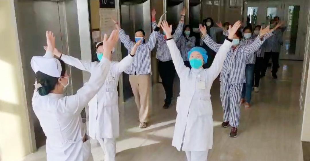 凡人微光温暖山城,凡人微光解放军战士