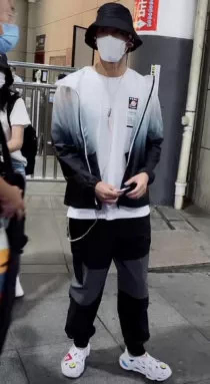 女生什么鞋最丑,女生很丑的鞋叫什么