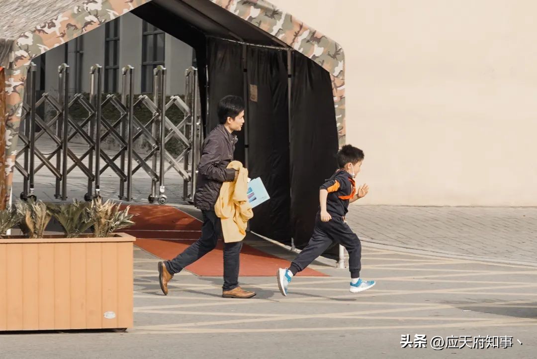 南京燕子矶滨江公园,南京燕子矶是哪个区