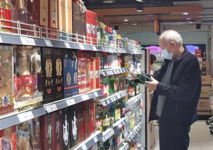 哪种酒最不易造假,白酒造假花样多五招学会辨真假