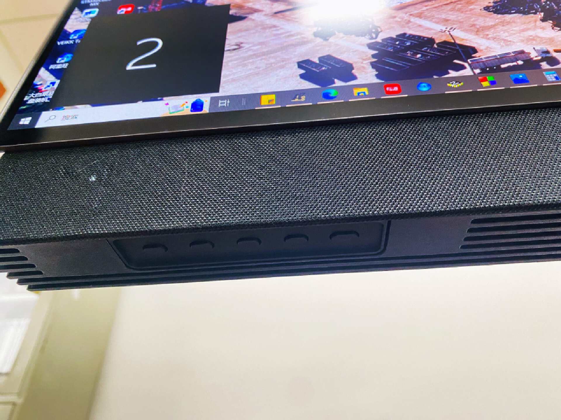 高端电脑显示器一体42.5寸,老板用27寸显示器