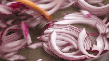 为何人老了身上会有“老人味”？坚持4个习惯，老了或没味