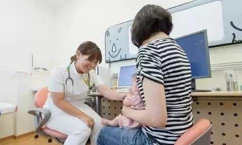 为何我们的娃没欧美的孩子腿直呢？有三类不好的习惯需要纠正