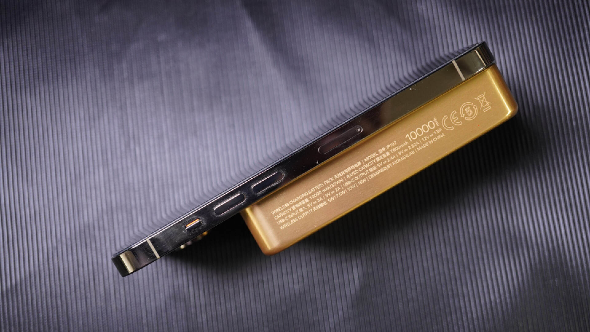 金兔迎新，兔飞猛进-摩米士兔年贺岁款磁吸充电宝