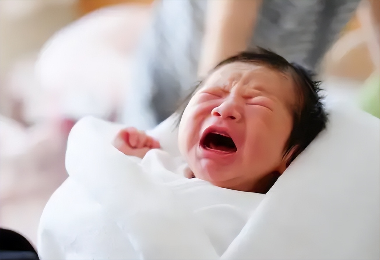 小婴儿大声叫怎么办,小婴儿突然尖叫大哭