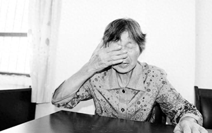 上海女子带孩子二婚，新郎苦涩表情引发猜想！她肚子里还有一个