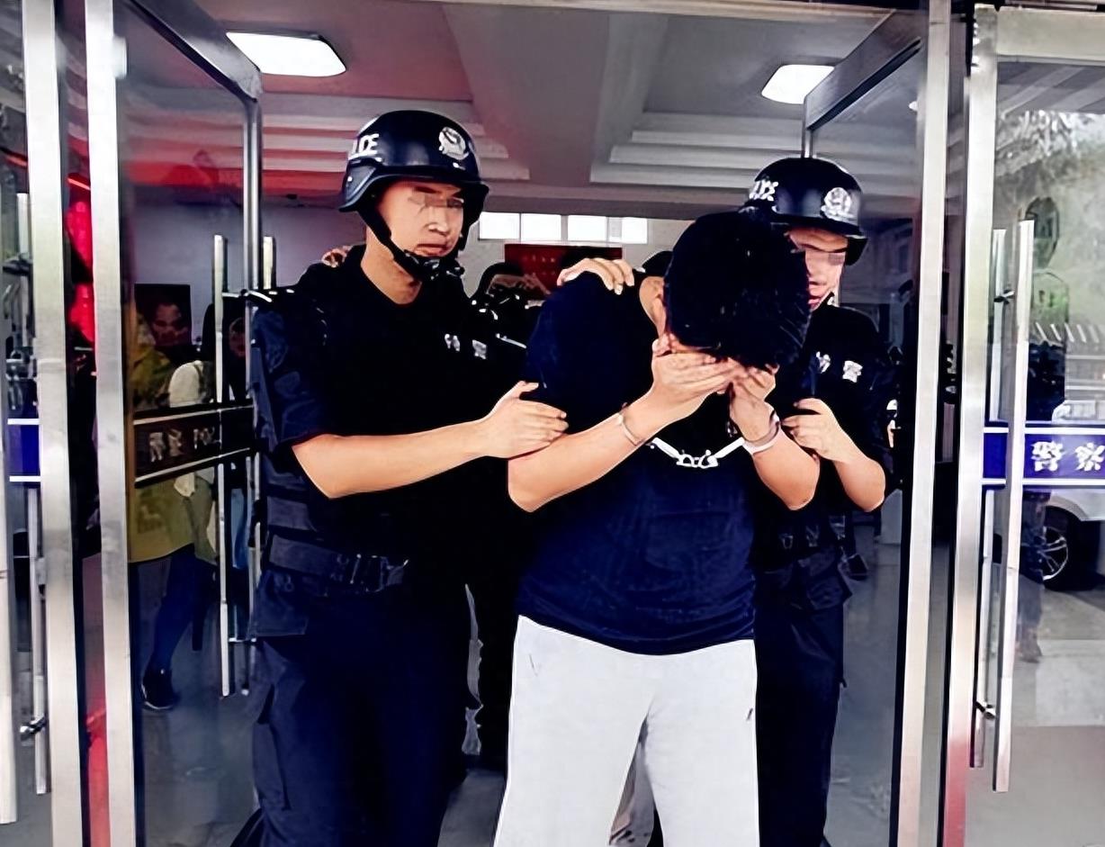 女护工护理瘫痪男人杀人事件,一名女护士的婚外恋案