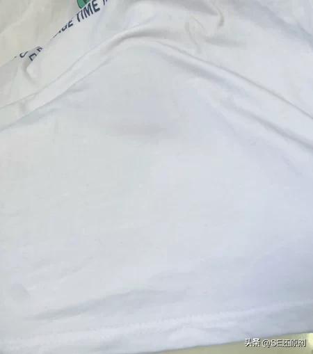 菜汤油滴到衣服上如何去除,衣服弄上菜汤怎么样才能去掉