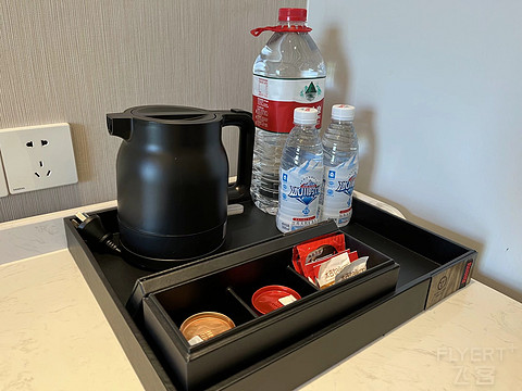 鍒濆涔嬫梾榛勯噾娴峰哺,鍒濆涔嬫梾