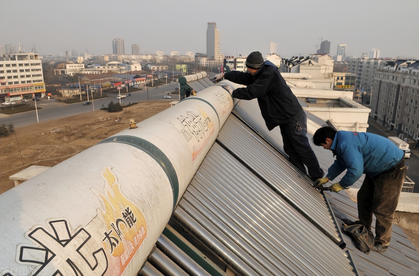 农村太阳能温度上不去怎么回事,农村光伏发电遇冷吗