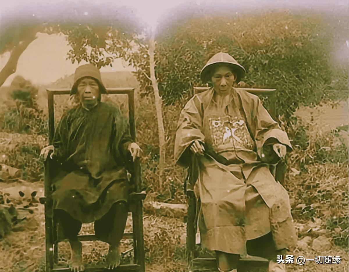 晚清真实：花楼女子媚态撩人，丰乳肥臀，30张老照片尽展风姿迷人