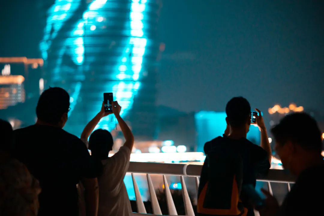 郑州餐饮老板被逼哭,郑州餐饮老板生意失败