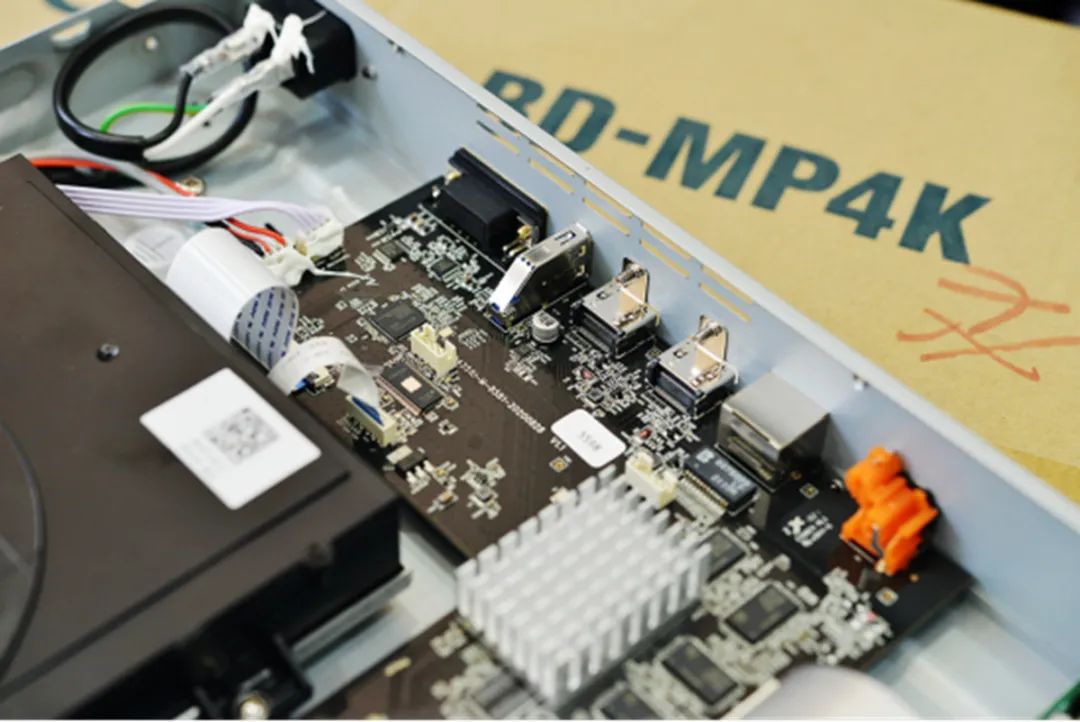 一定让你心动！开箱专业发烧的TASCAM新款BD-MP4K4K蓝光*放播**机