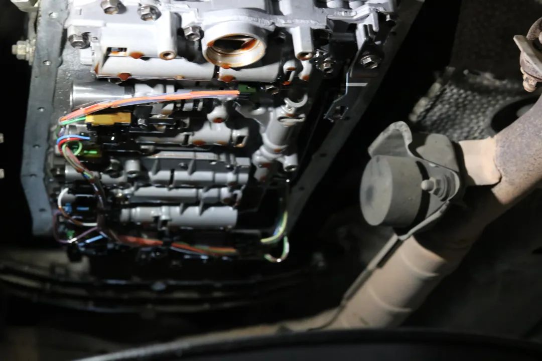 雷克萨斯ls430翻新修复,雷克萨斯ls430老车翻新作业