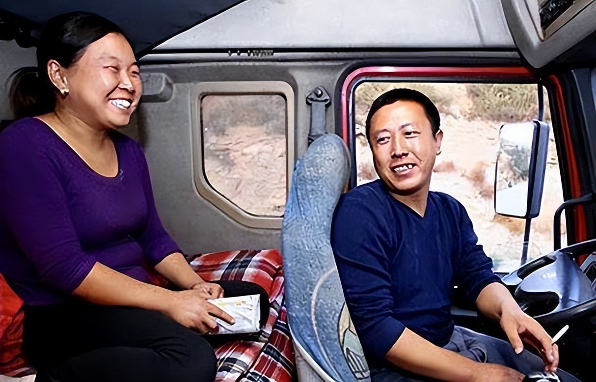 90后卡车夫妻记录卡车生活,1700万卡车夫妻的真实生活