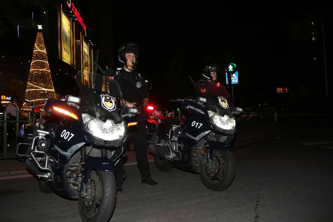 夏季治安打击整治“百日行动”丨尽锐出战!河南洛阳公安全力开展夏夜治安巡查宣防第二次集中统一行动