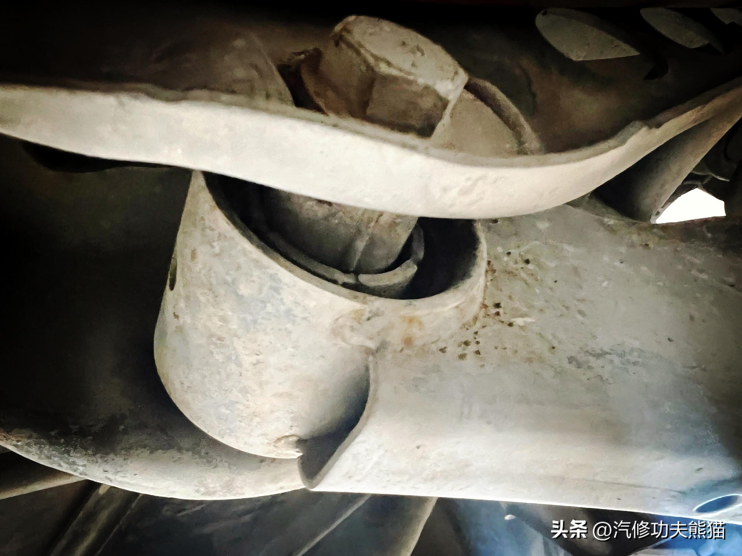 父亲老车翻新修复,父亲去世留下了的车去翻新