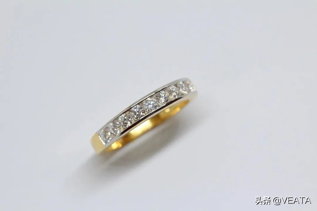 钻石大小是影响钻石价值四大因素,钻石品质越高越贵的就好吗