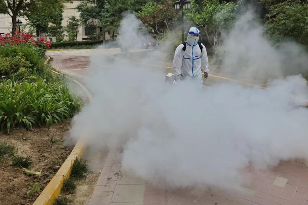 东升镇封管控小区里，暖心一幕幕——