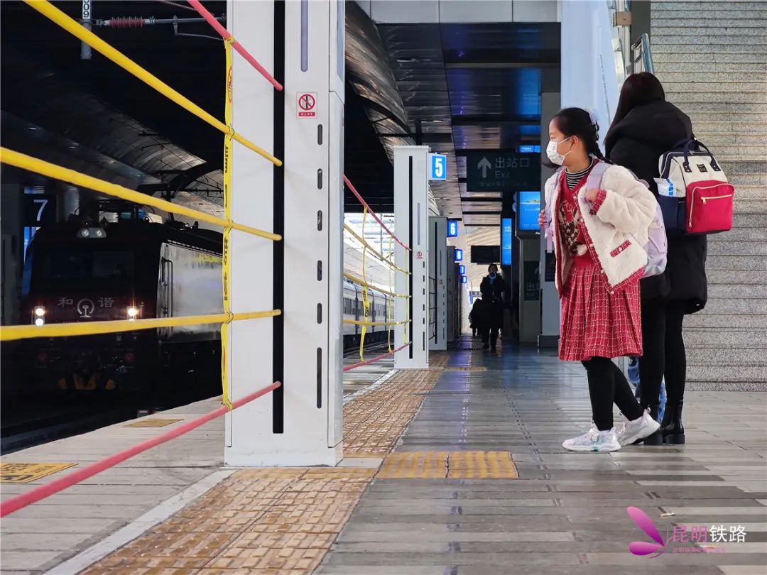 昆明南站的设施设备,昆明南站设施