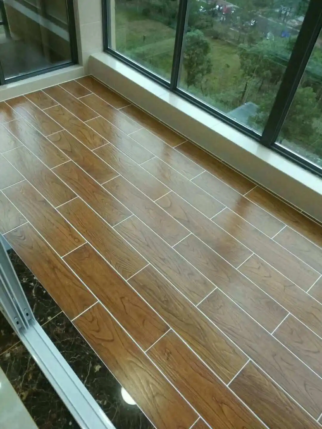 瓷砖美缝留多大缝最好做环氧彩砂,瓷砖美缝选择美缝剂还是环氧彩砂